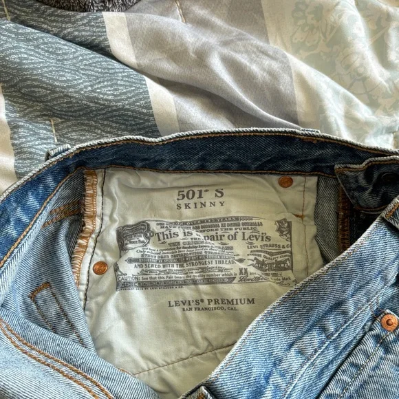 Levi's Women's 501 Skinny Ripped Light Blue Jeans - Picture 4 of 4